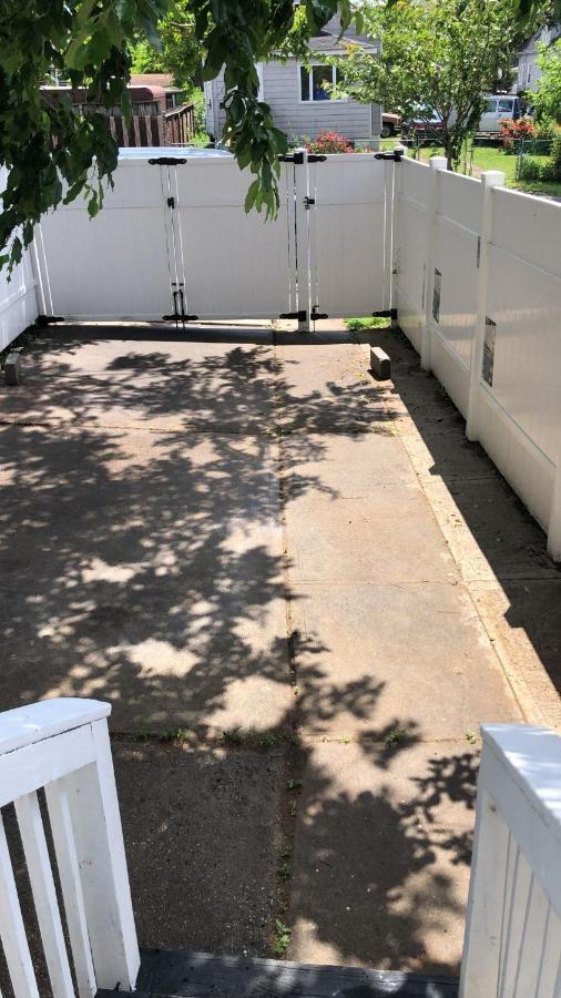 Cozzy Room With Private Entrance And Drive Way New York Exteriér fotografie