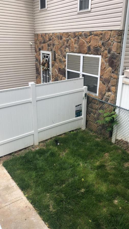 Cozzy Room With Private Entrance And Drive Way New York Exteriér fotografie